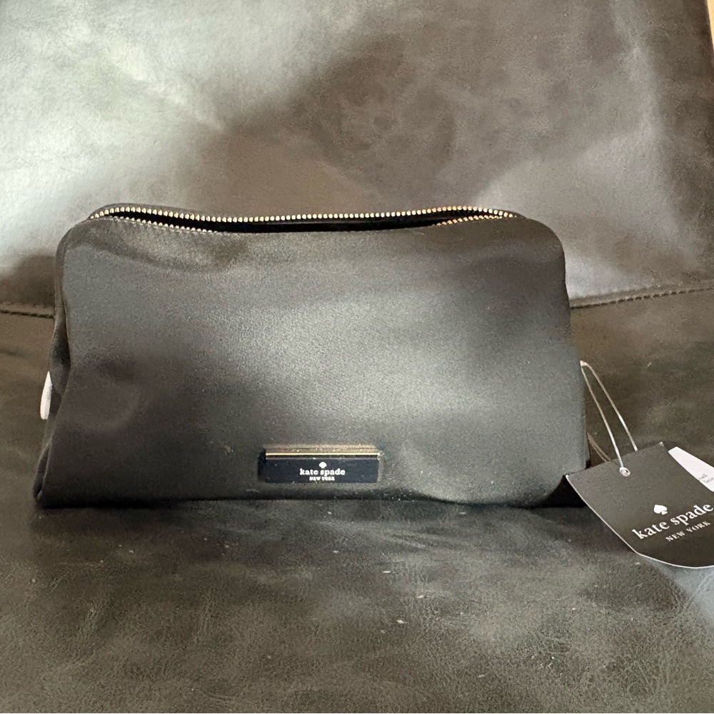 NWT Kate Spade Carter Large Cosmetic Case Bag in Black Nylon
